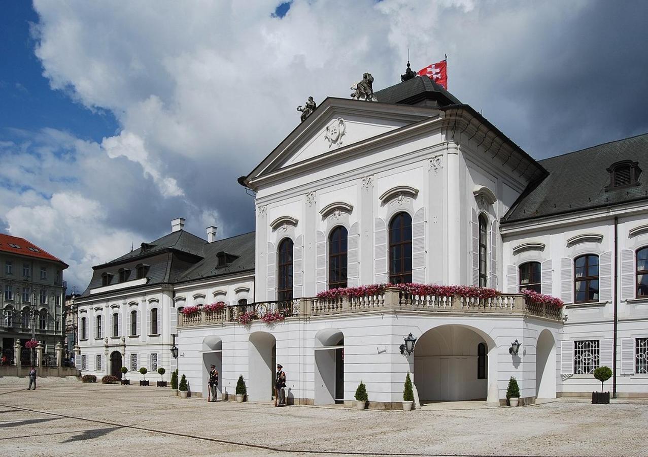 Lermont Apartment Old Town Bratysława Zewnętrze zdjęcie